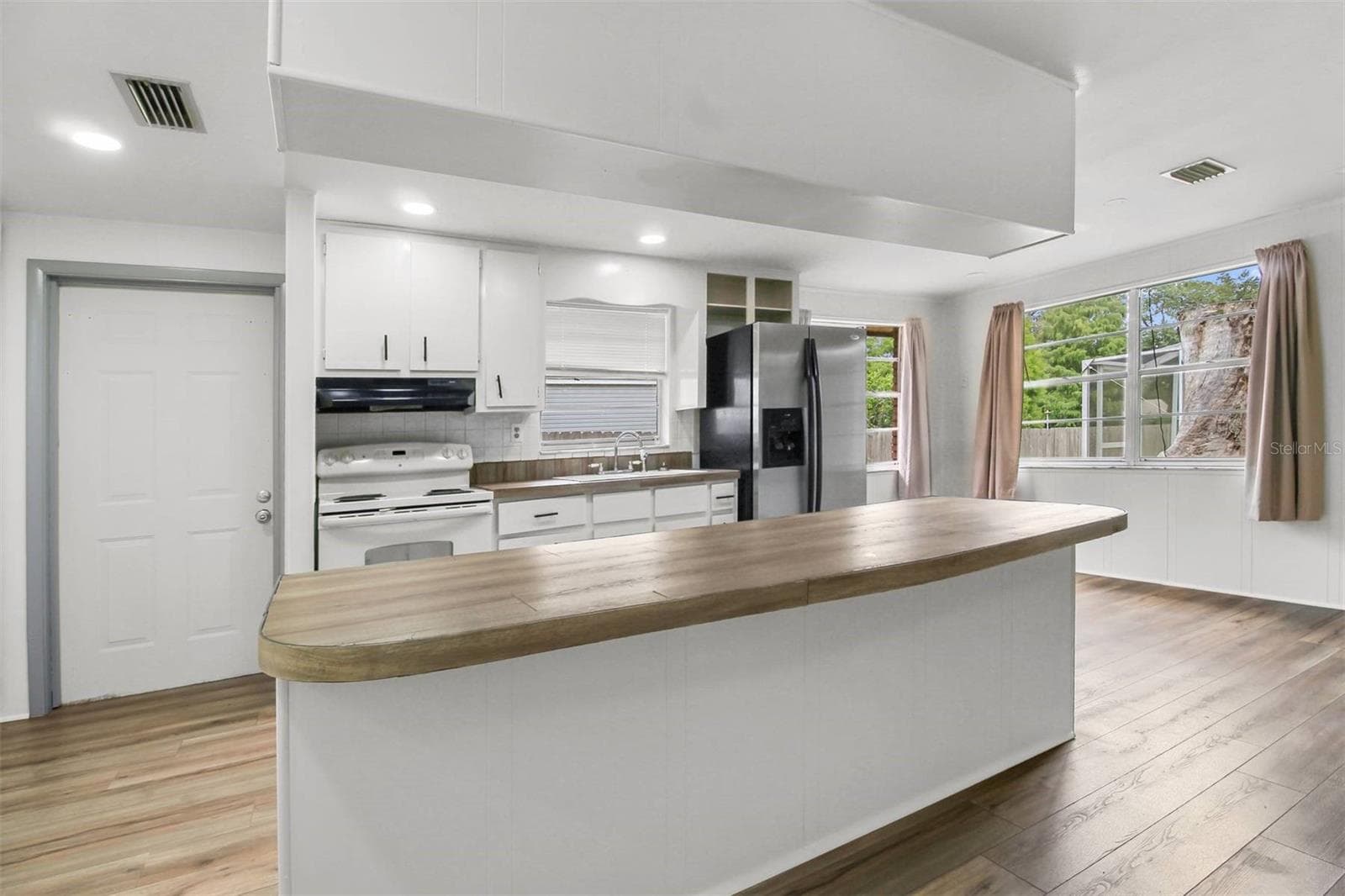 Single Family Residence at 5675 S SANDALWOOD WAY, FLORAL CITY, photo 12 of 44