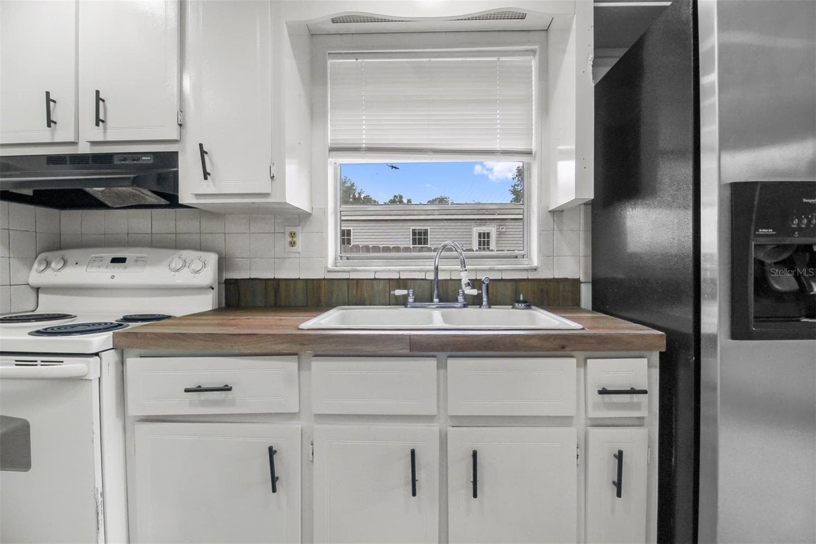 Single Family Residence at 5675 S SANDALWOOD WAY, FLORAL CITY, photo 14 of 44