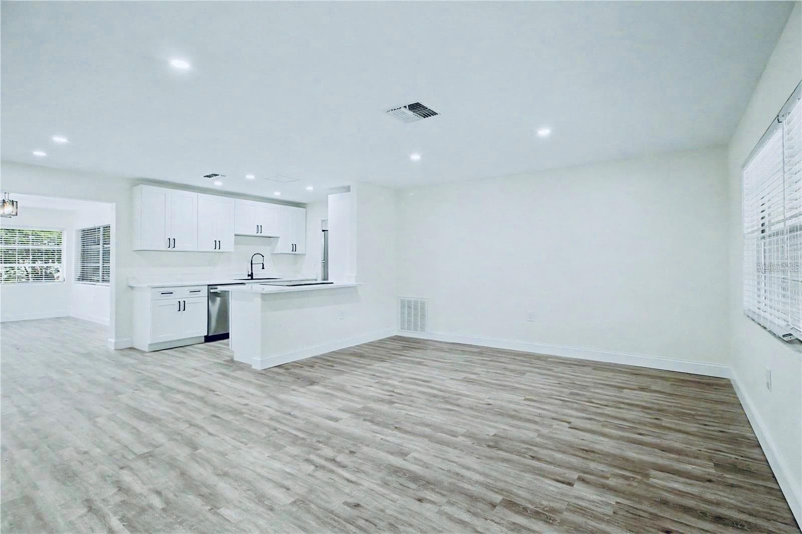 Living room - 3 KANSAS ST, BEVERLY HILLS