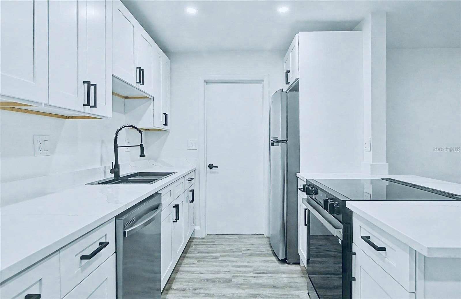 kitchen - 3 KANSAS ST, BEVERLY HILLS