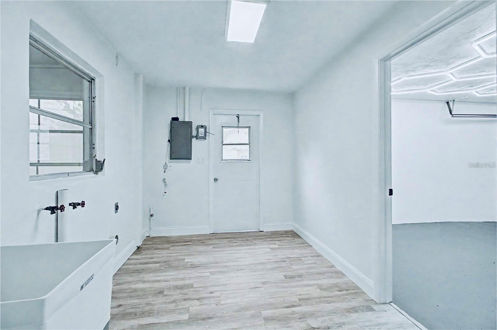 laundry room - 3 KANSAS ST, BEVERLY HILLS