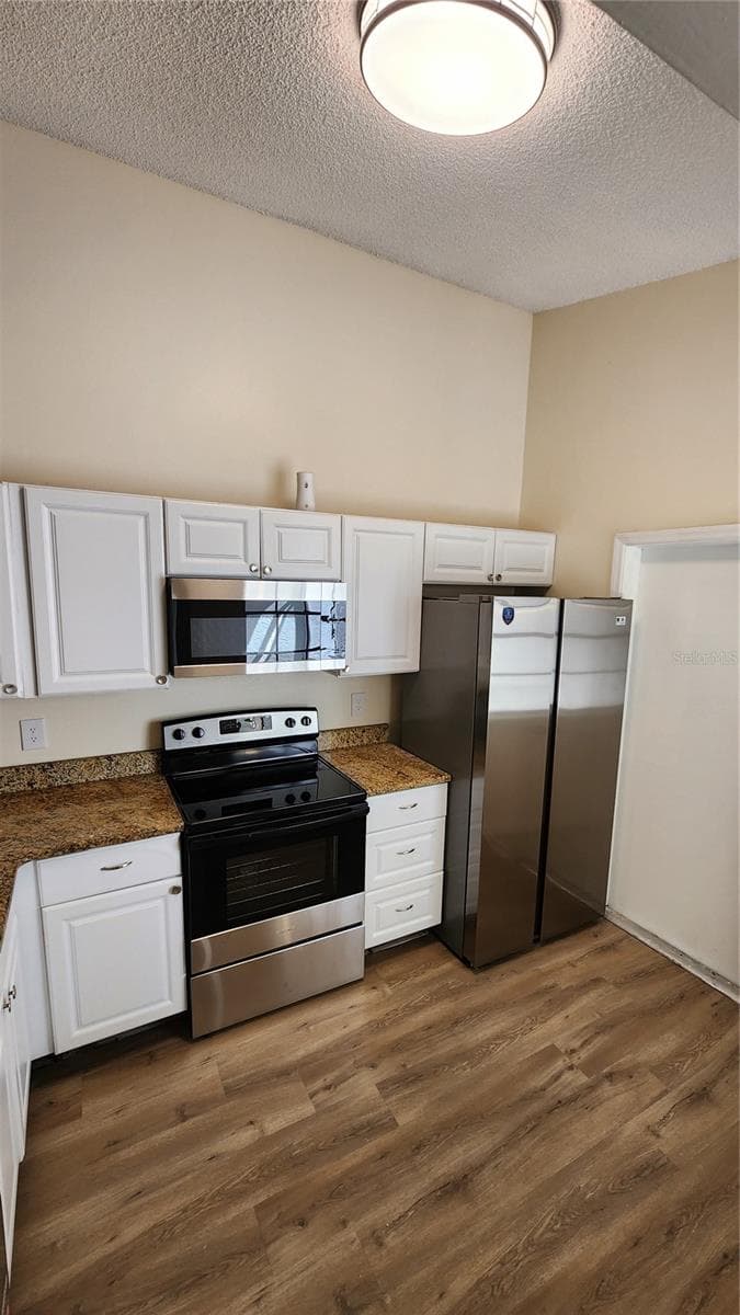 Villa at 3165 PHLOX DR, PALM HARBOR, photo 5 of 17