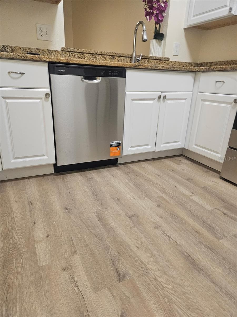 Villa at 3165 PHLOX DR, PALM HARBOR, photo 7 of 17