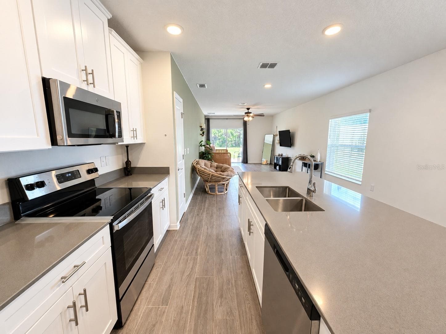 Single Family Residence at 1263 SAND TRAP CT, DAYTONA BEACH, photo 8 of 45