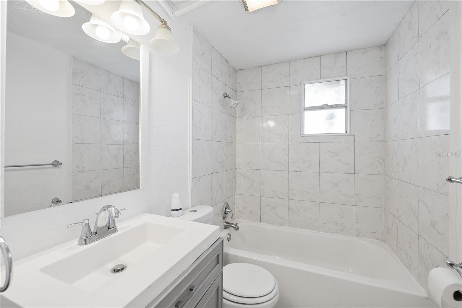 Main bathroom - 4535 W HANNA AVE, TAMPA