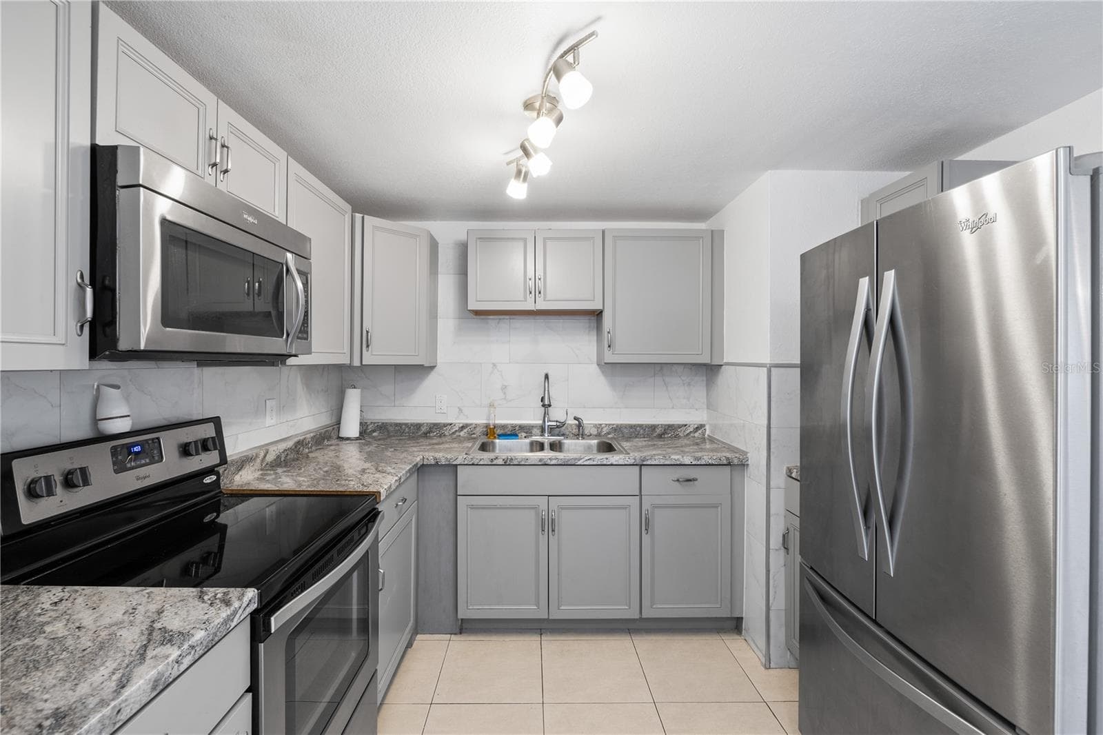 Kitchen - 4535 W HANNA AVE, TAMPA