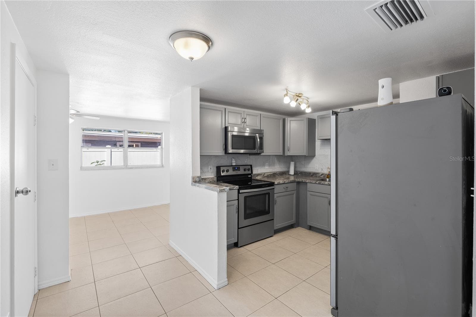 Kitchen - 4535 W HANNA AVE, TAMPA