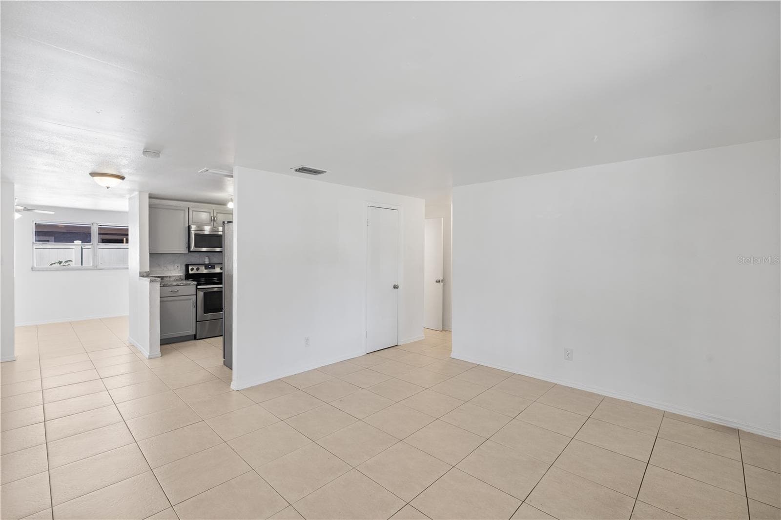 Single Family Residence at 4535 W HANNA AVE, TAMPA, photo 18 of 39