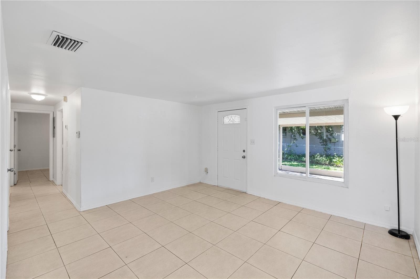Living room - 4535 W HANNA AVE, TAMPA