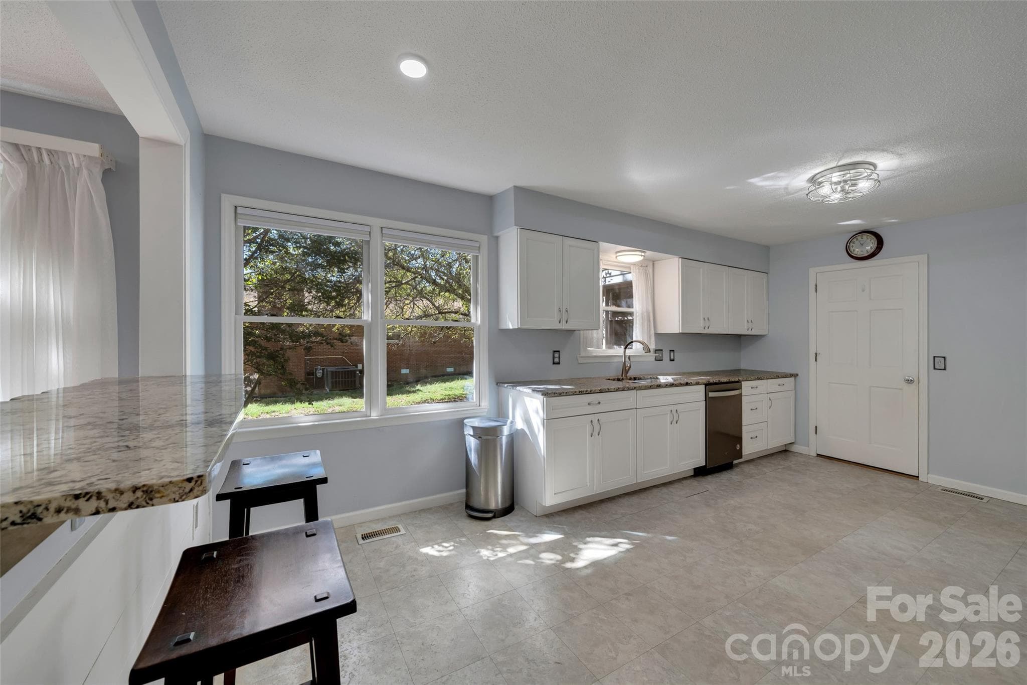 Single Family Residence at 109 N Greenwood Forest Drive, Etowah, photo 6 of 48