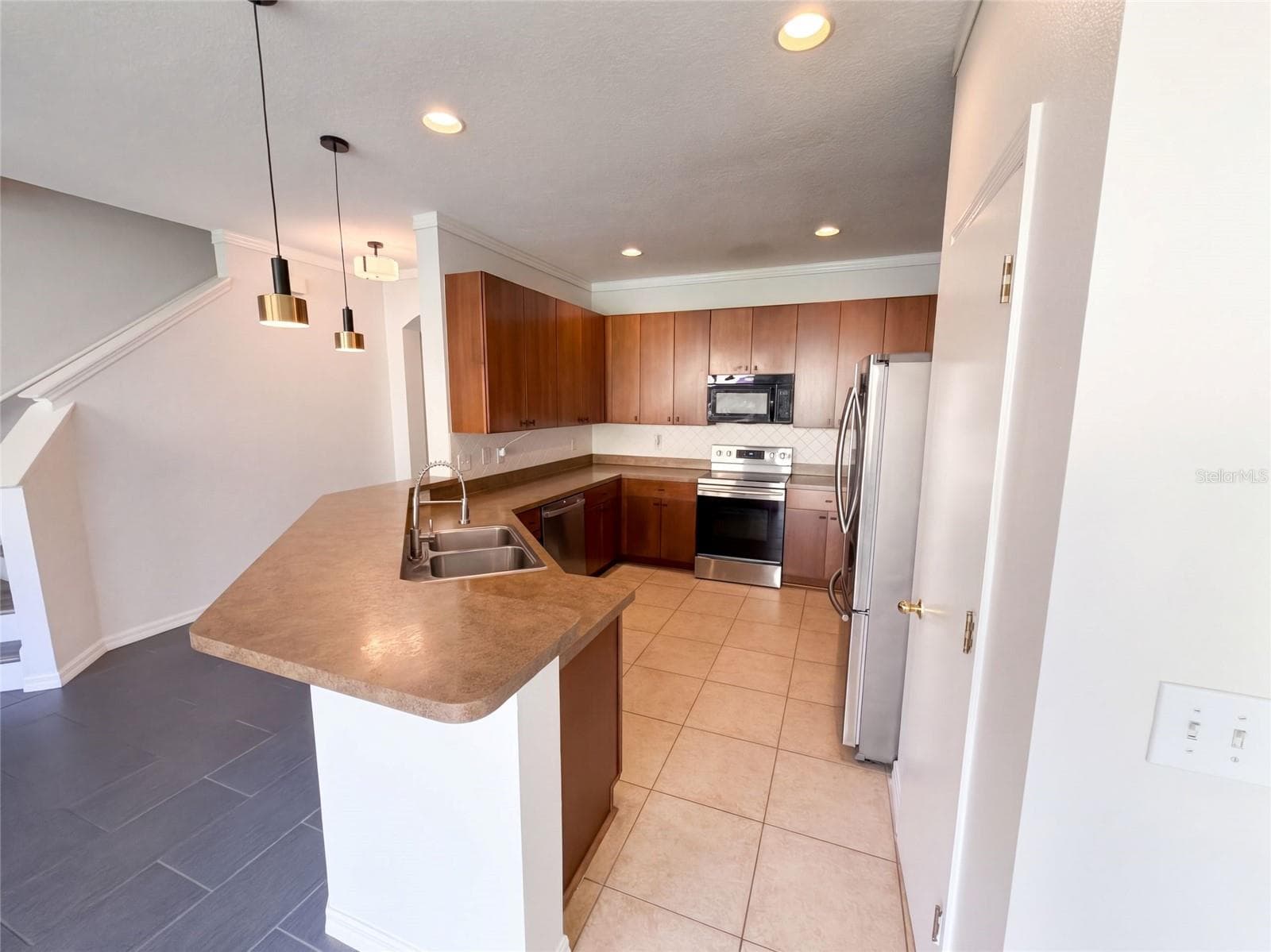Townhouse at 348 GOLDEN DEWDROP WAY, OVIEDO, photo 2 of 30