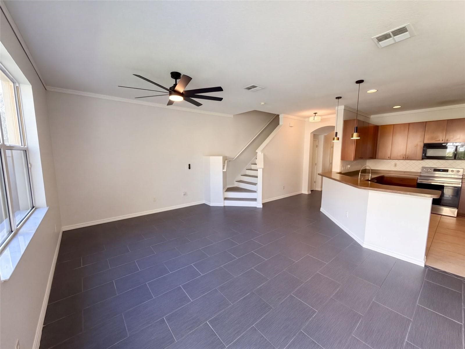 Townhouse at 348 GOLDEN DEWDROP WAY, OVIEDO, photo 3 of 30