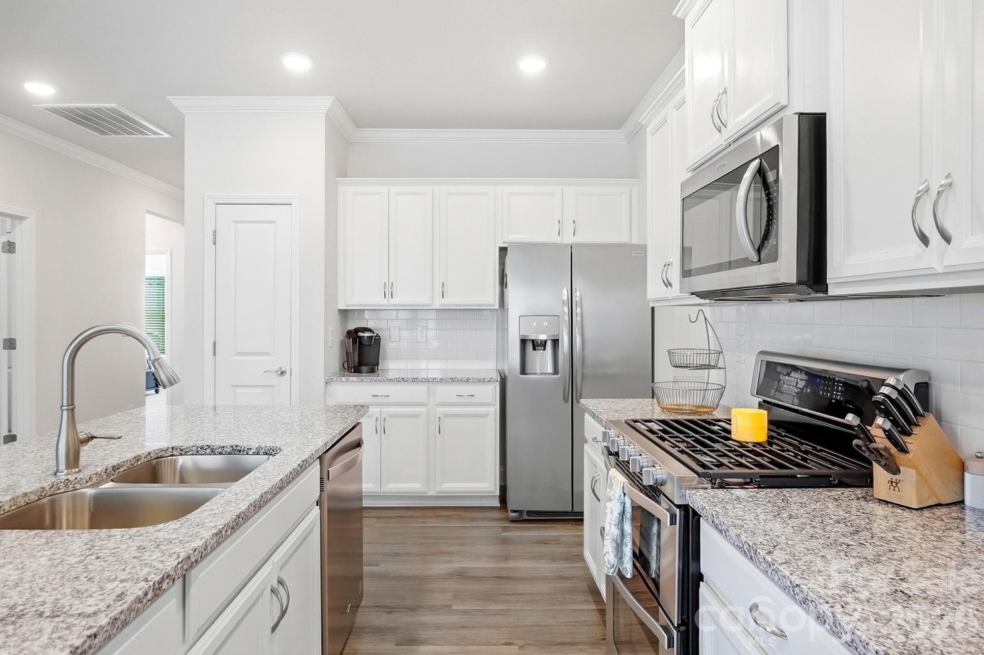 Gas Range - 5112 Natural Path Lane, Waxhaw