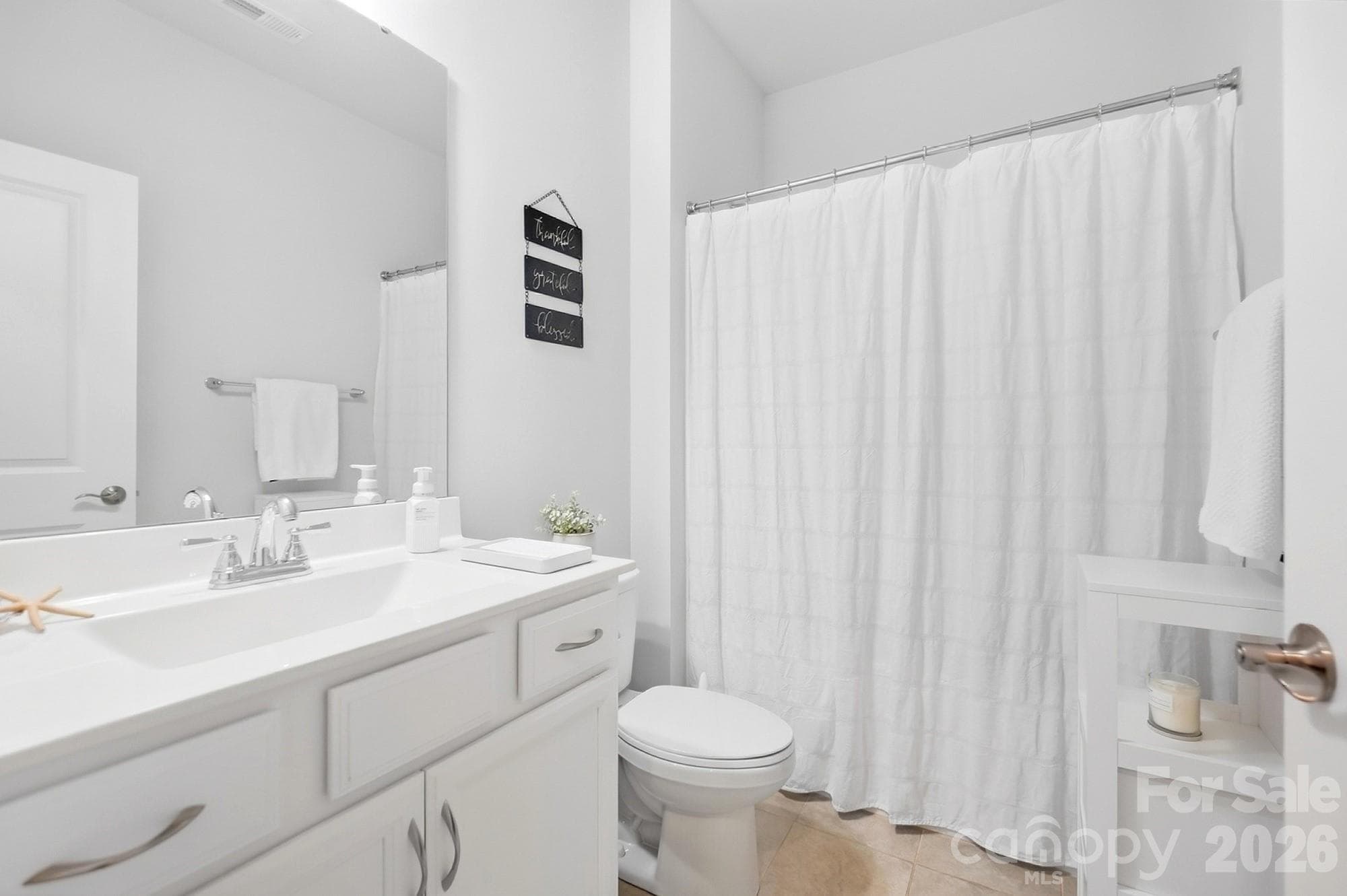 Second full bath - 5112 Natural Path Lane, Waxhaw