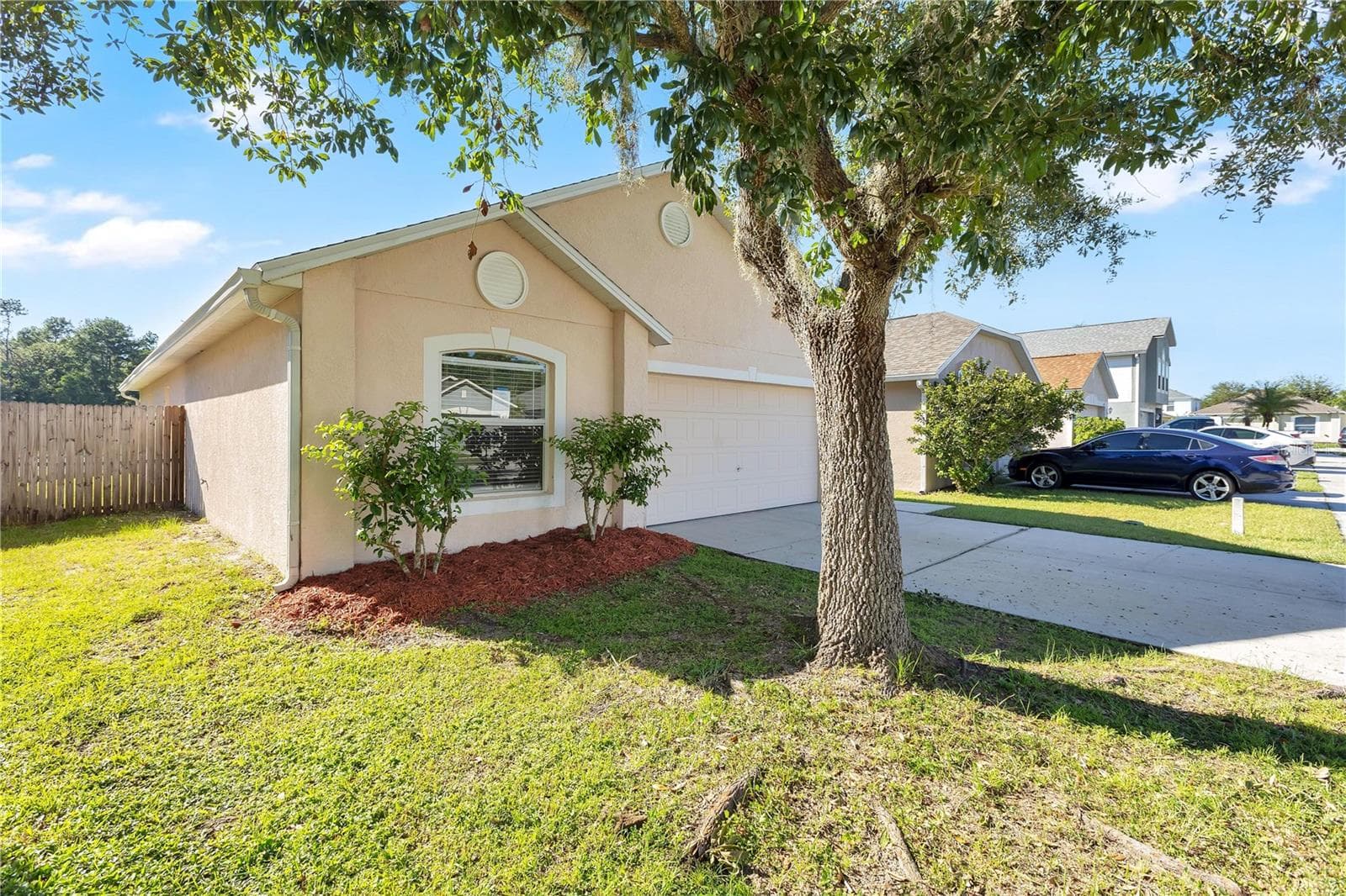 Single Family Residence at 6407 TABOGI TRL, WESLEY CHAPEL, photo 2 of 36