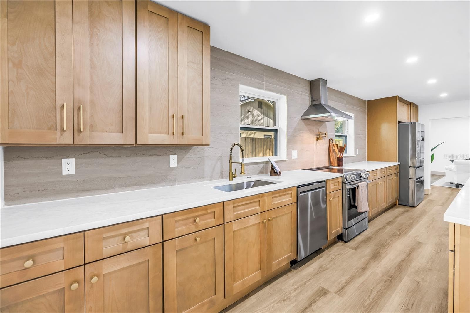 Single Family Residence at 1116 N RIVERHILLS DR, TEMPLE TERRACE, photo 10 of 68