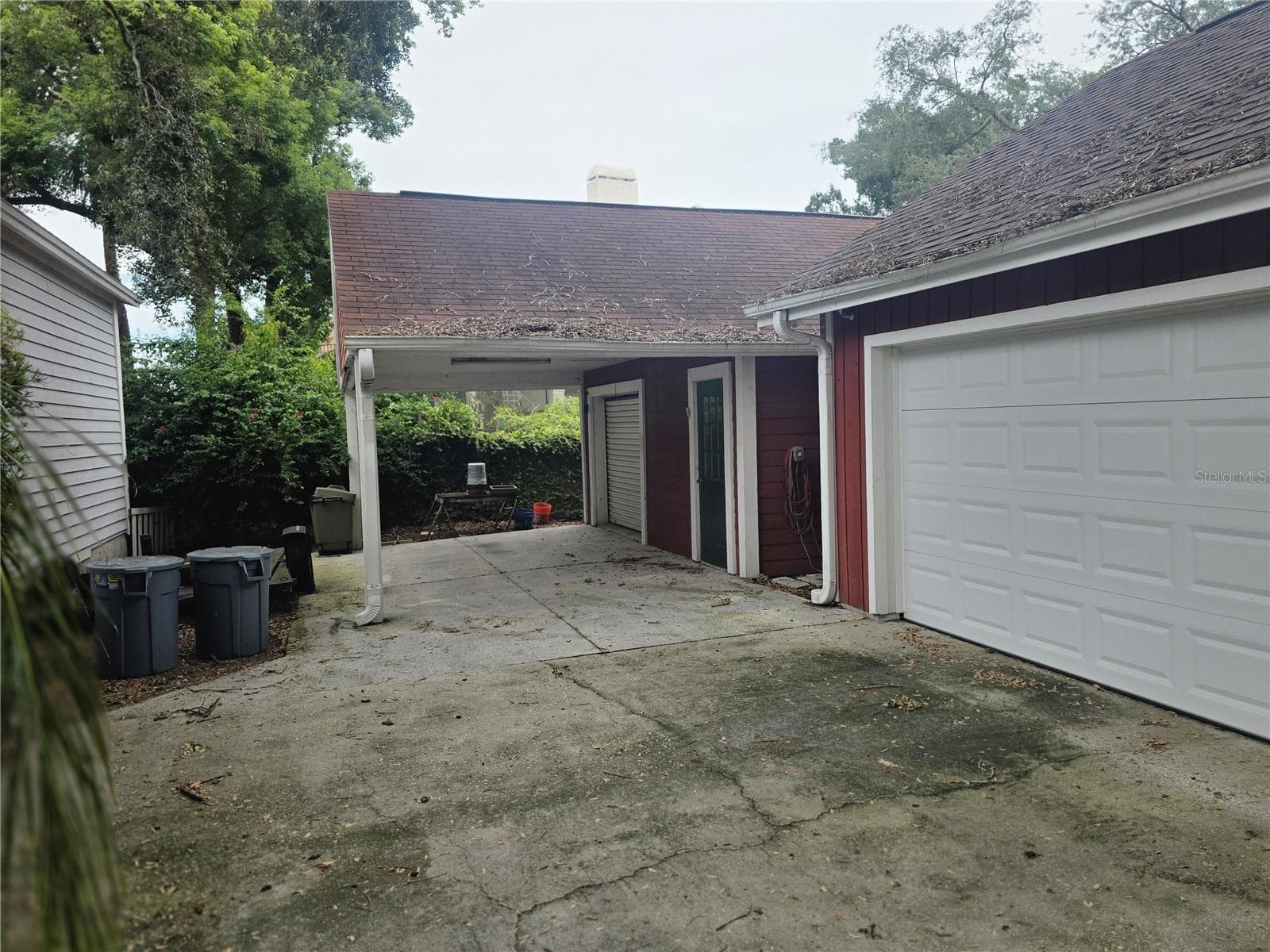 Single Family Residence at 2219 SHADEHILL CT, TAMPA, photo 4 of 5