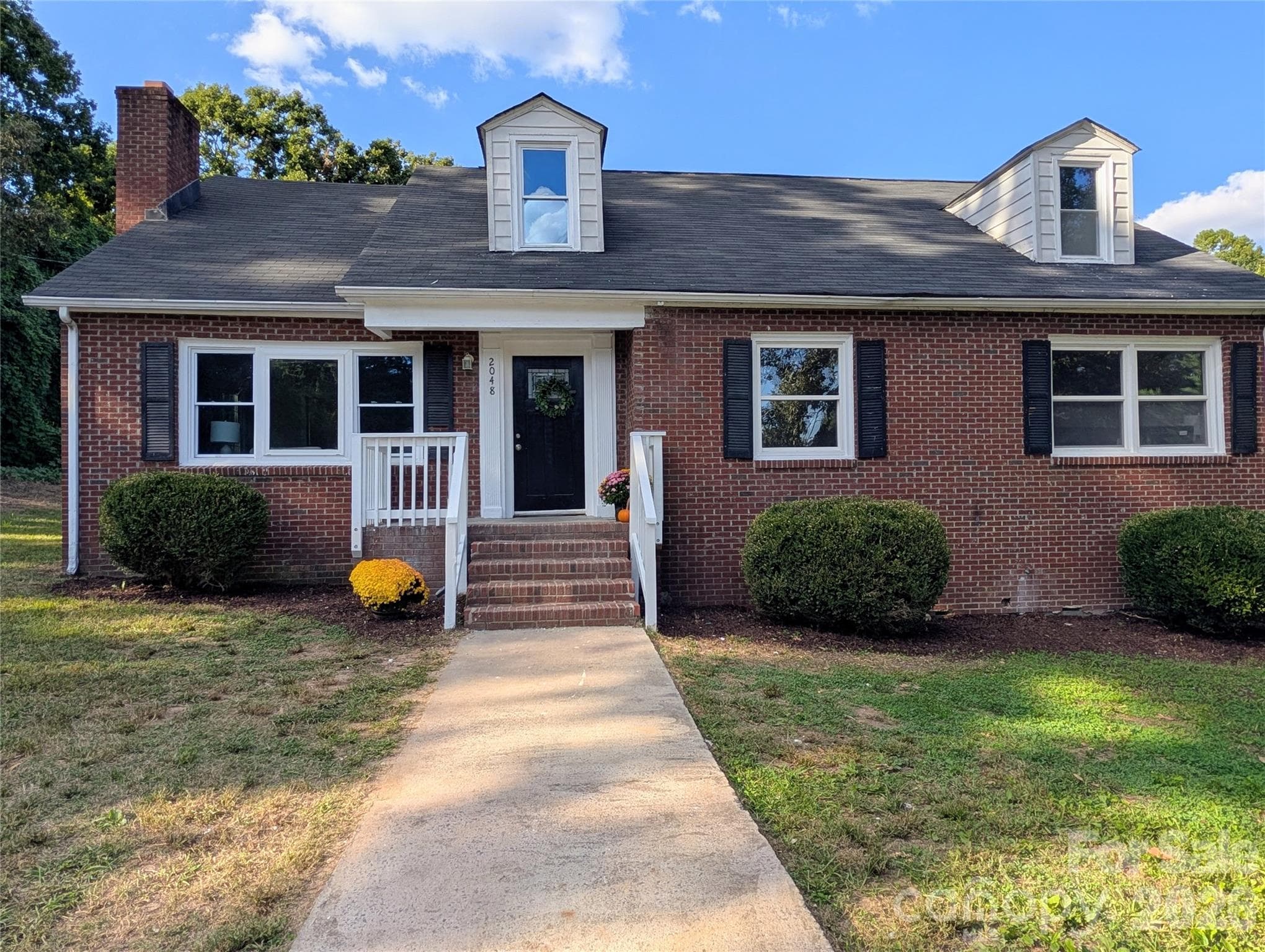 Single Family Residence at 2048 Simmons Street, Gastonia, photo 2 of 33