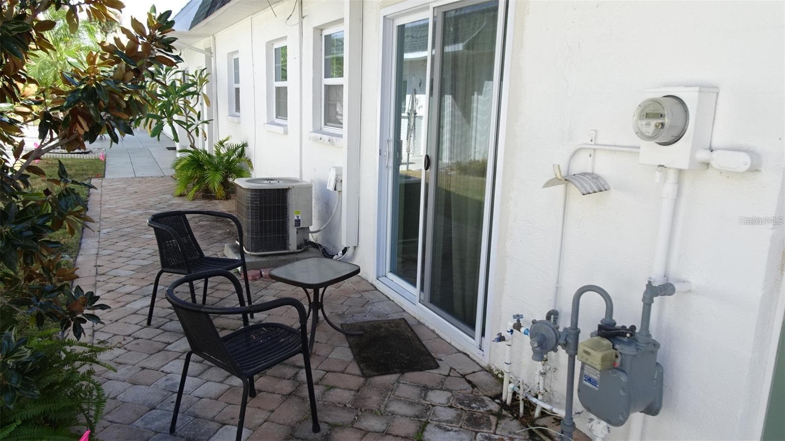 Your own private outdoor cafe set up - 7809 38TH TER N, ST PETERSBURG