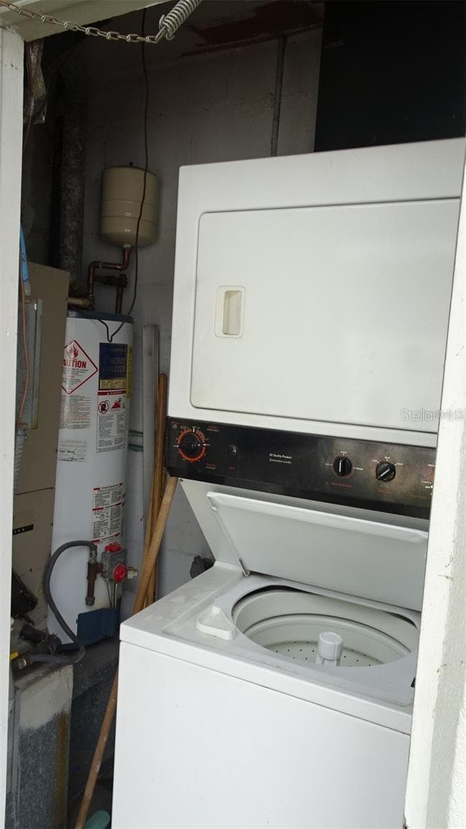 Washer/dryer included. - 7809 38TH TER N, ST PETERSBURG