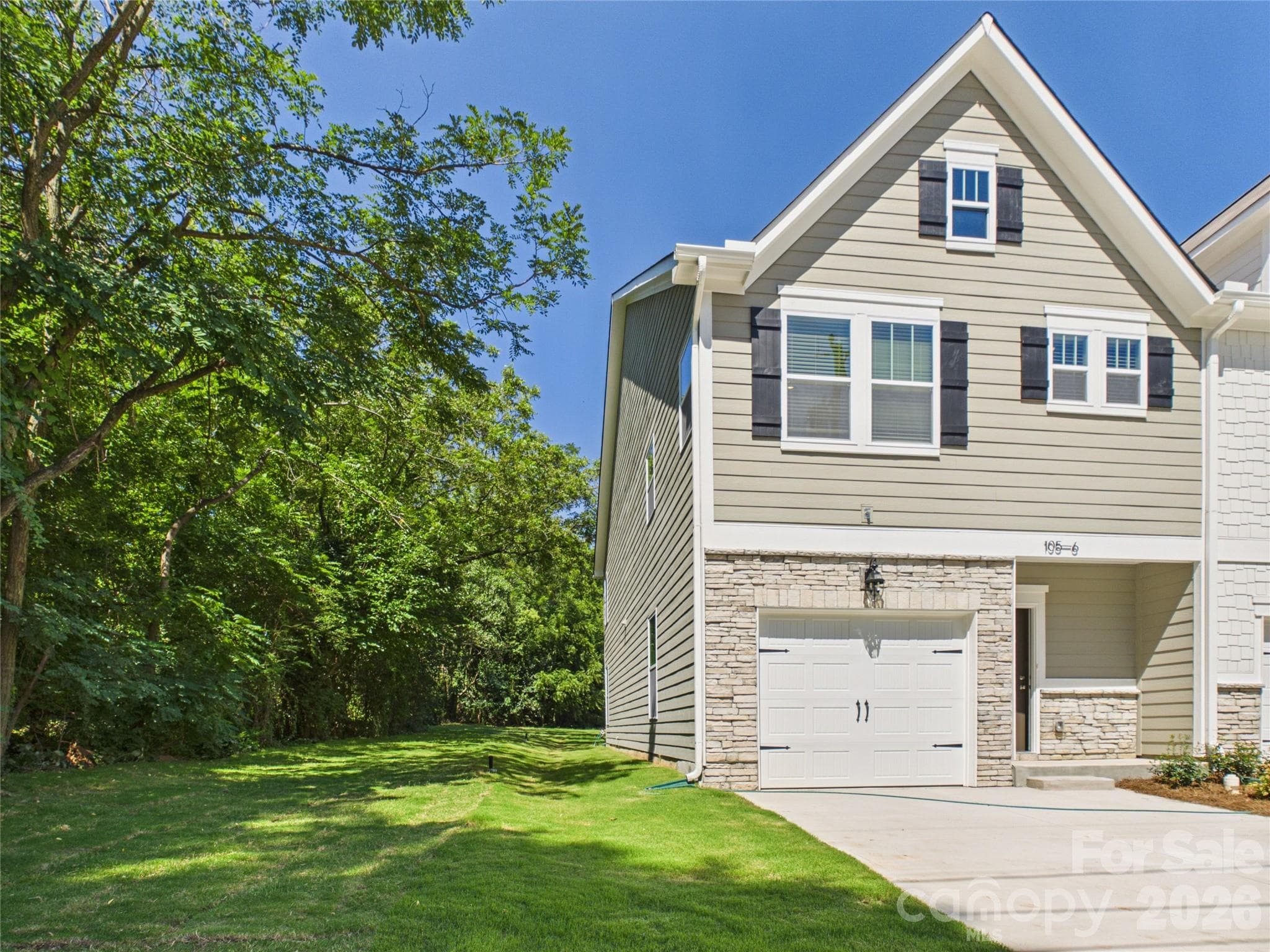 105 Dilling Street N