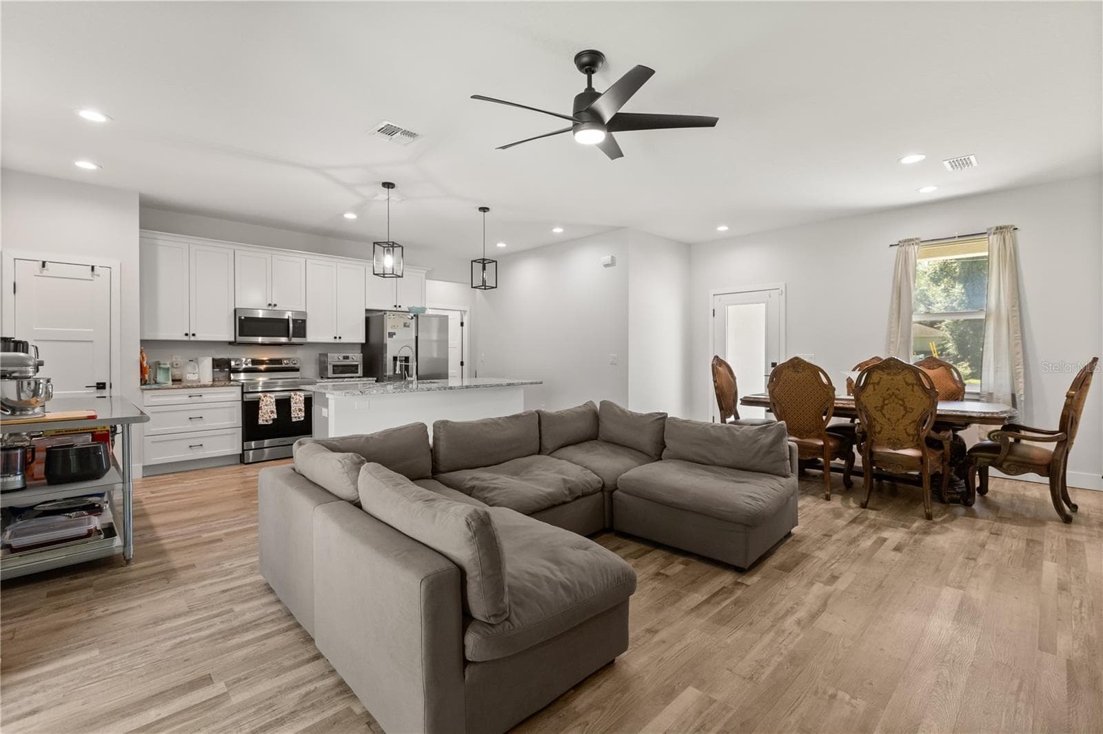 Living room - 1365 2ND ST, ORANGE CITY