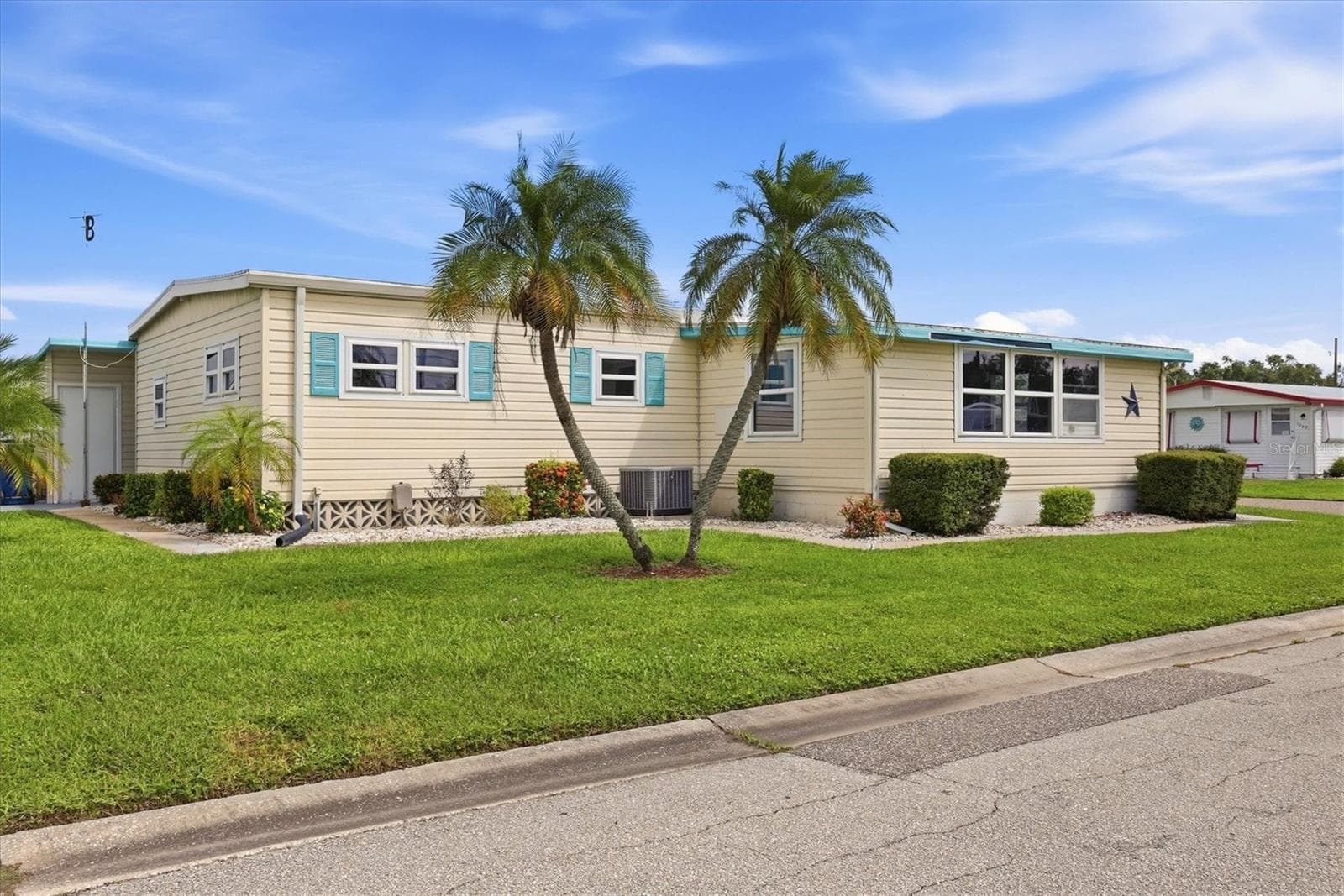 Exterior side view - 1003 45TH AVENUE DR E, ELLENTON