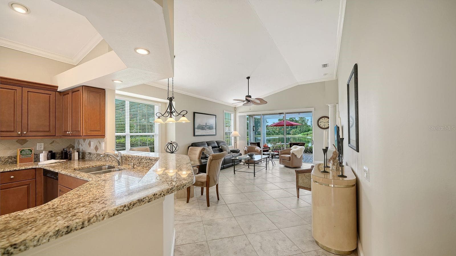 Single Family Residence at 7126 KENSINGTON CT, UNIVERSITY PARK, photo 18 of 53