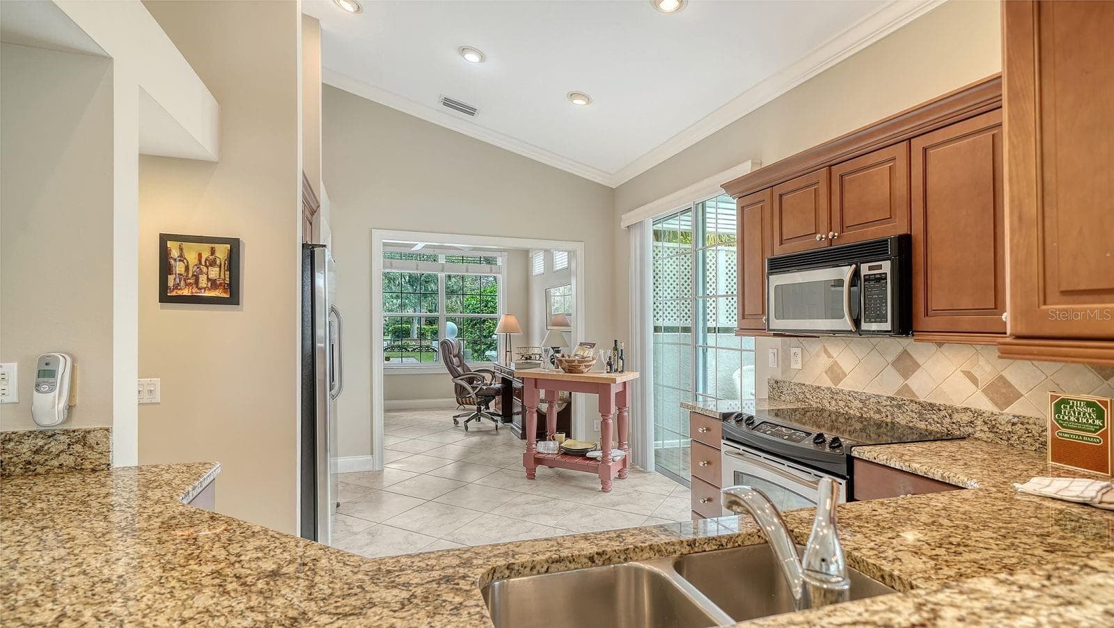 Single Family Residence at 7126 KENSINGTON CT, UNIVERSITY PARK, photo 20 of 53