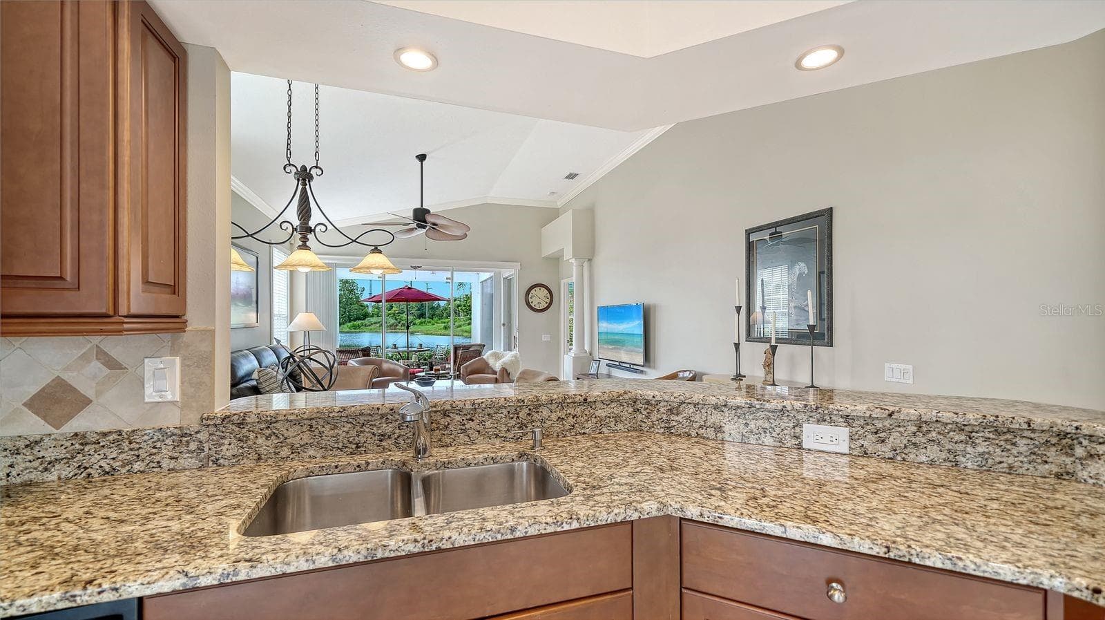 Single Family Residence at 7126 KENSINGTON CT, UNIVERSITY PARK, photo 22 of 53