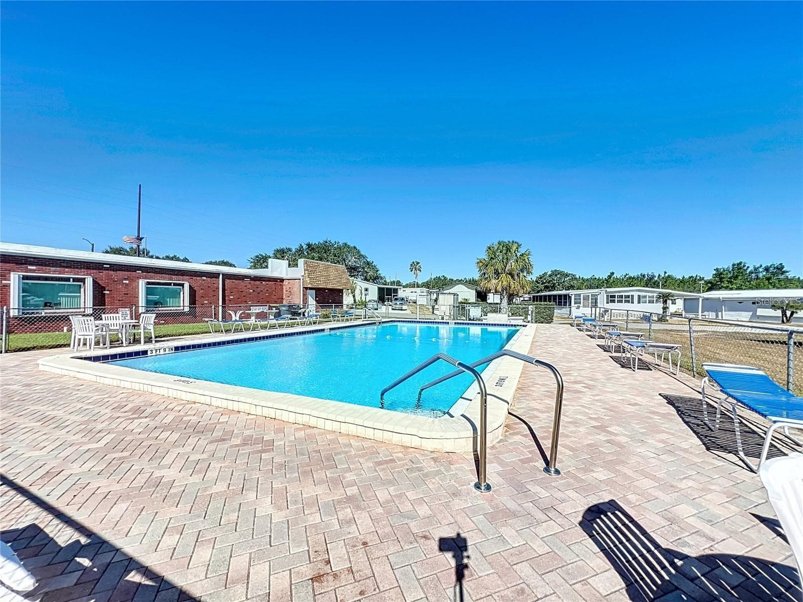 Community pool - 103 CHERRYWOOD DR, LAKE WALES