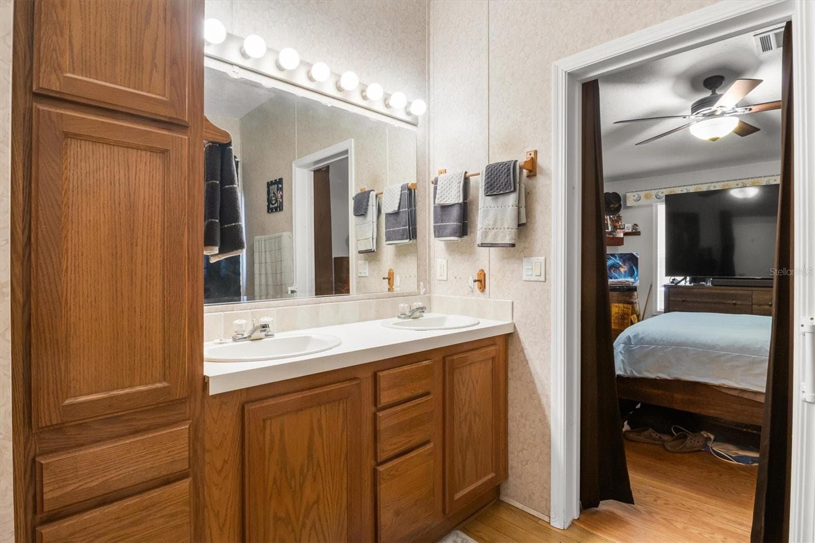 Primary bathroom - 103 CHERRYWOOD DR, LAKE WALES