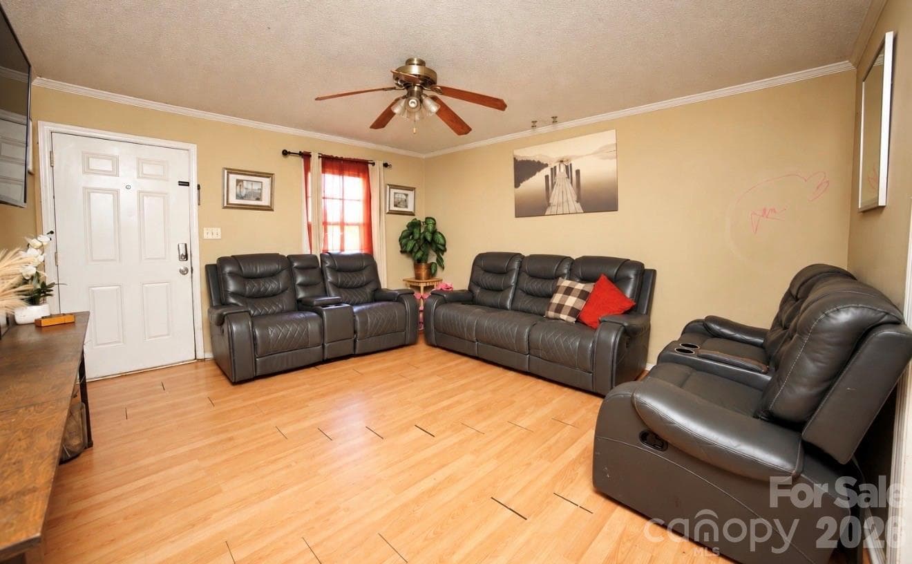 Single Family Residence at 712 Edgehill Drive, Monroe, photo 4 of 11
