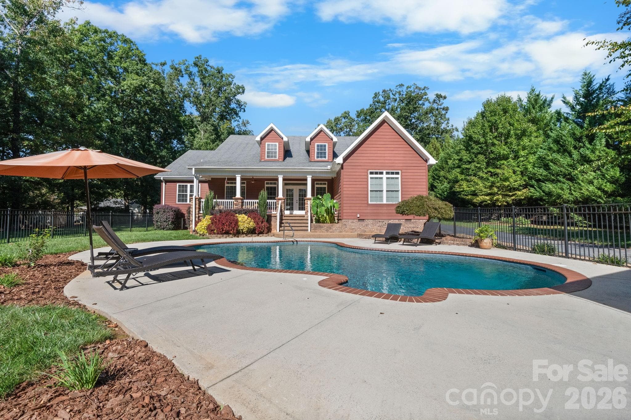 Single Family Residence at 2139 Zion Church Road, Hickory, photo 39 of 47