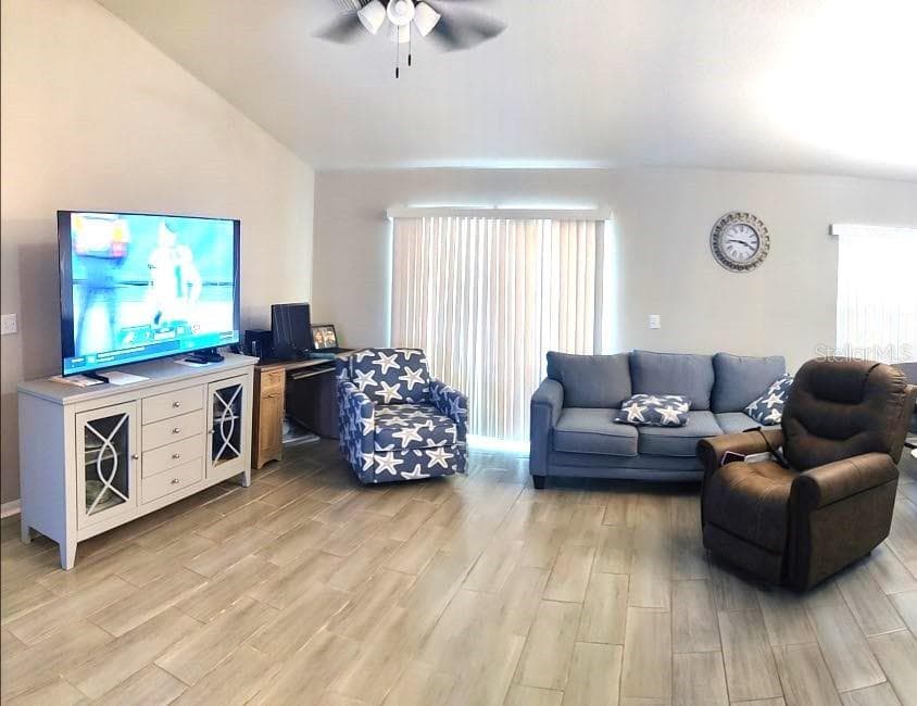 Single Family Residence at 14938 WINDY MOUNT CIR, CLERMONT, photo 2 of 12