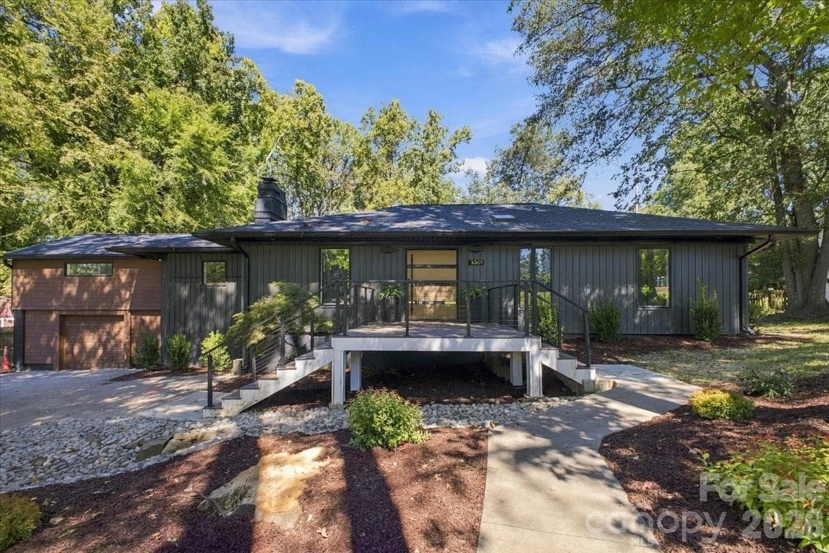 Single Family Residence at 3301 Archdale Drive, Charlotte, photo 3 of 37