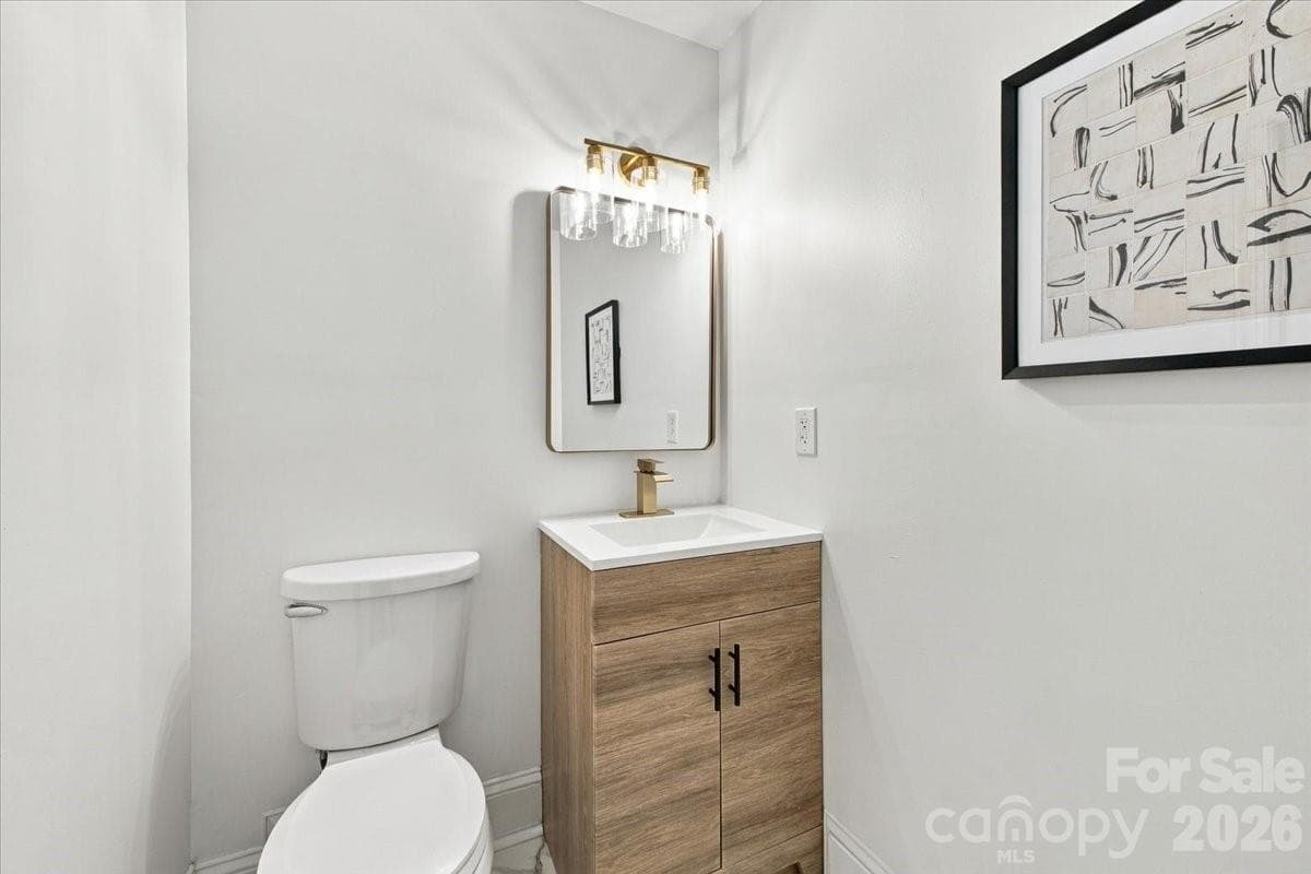 Guest 1/2 bath - 3301 Archdale Drive, Charlotte