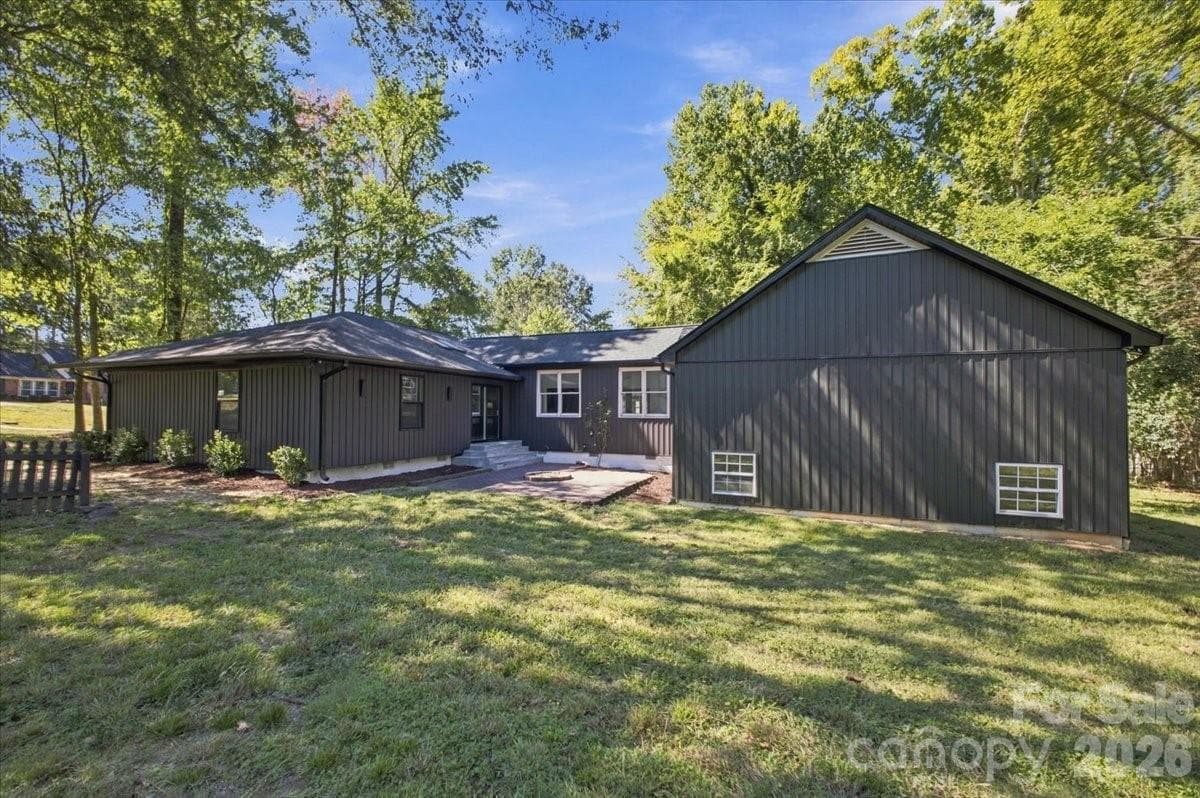 Single Family Residence at 3301 Archdale Drive, Charlotte, photo 33 of 37