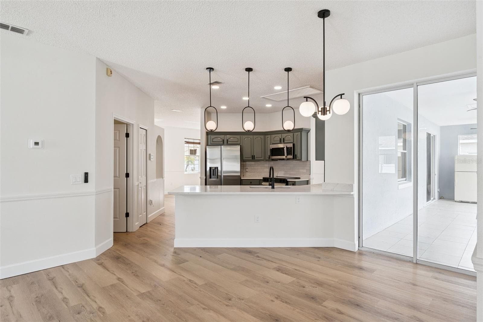 Single Family Residence at 406 BRIDGEWATER CT, KISSIMMEE, photo 12 of 36