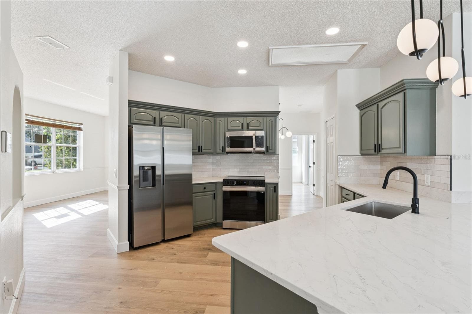 Single Family Residence at 406 BRIDGEWATER CT, KISSIMMEE, photo 14 of 36