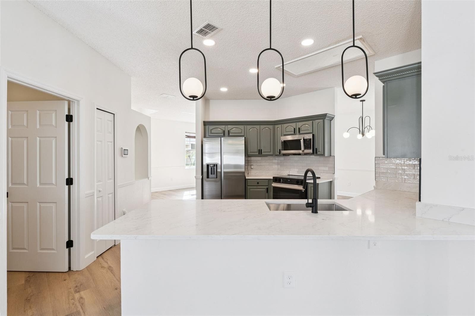 Single Family Residence at 406 BRIDGEWATER CT, KISSIMMEE, photo 15 of 36
