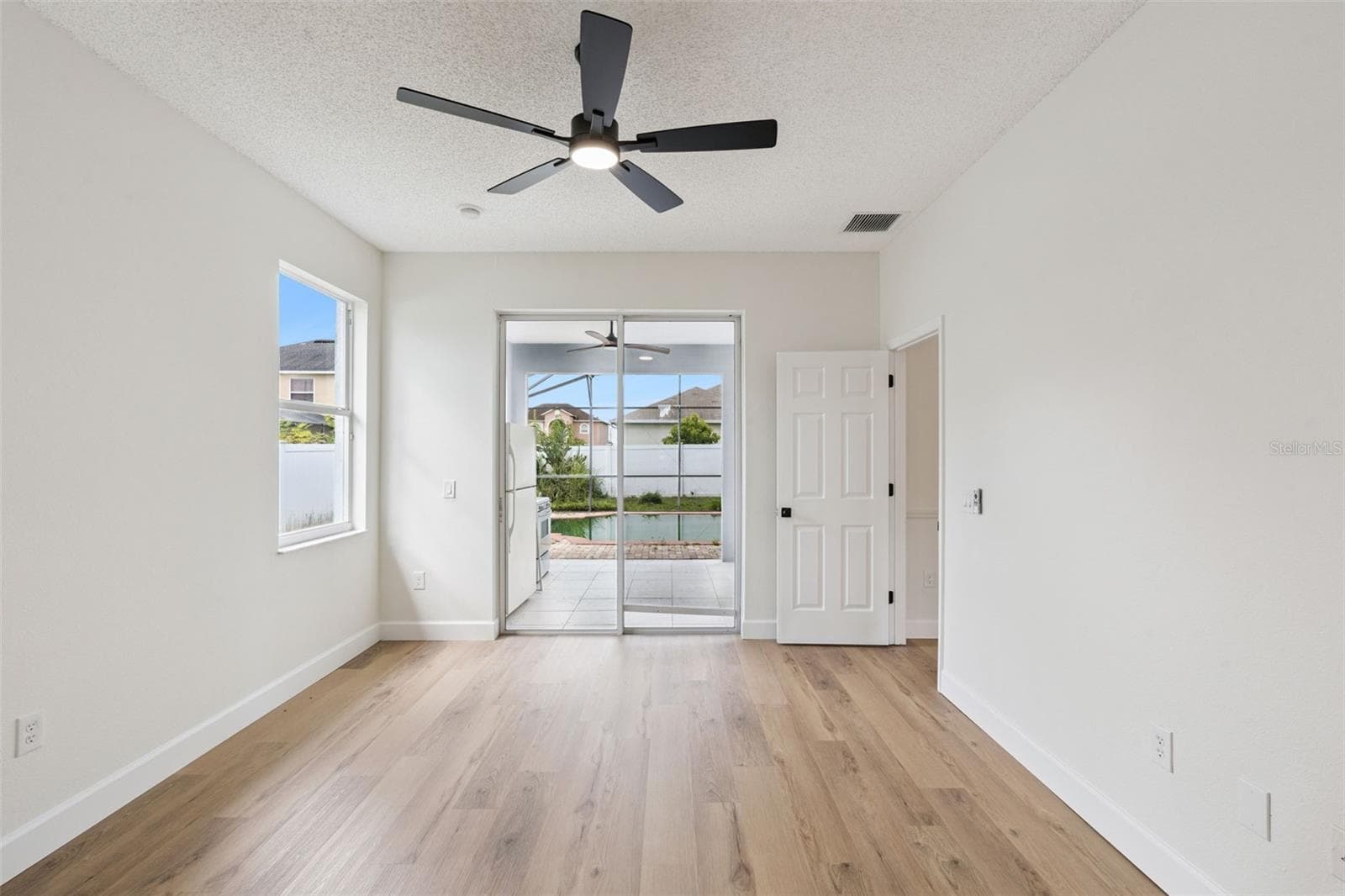 Single Family Residence at 406 BRIDGEWATER CT, KISSIMMEE, photo 18 of 36