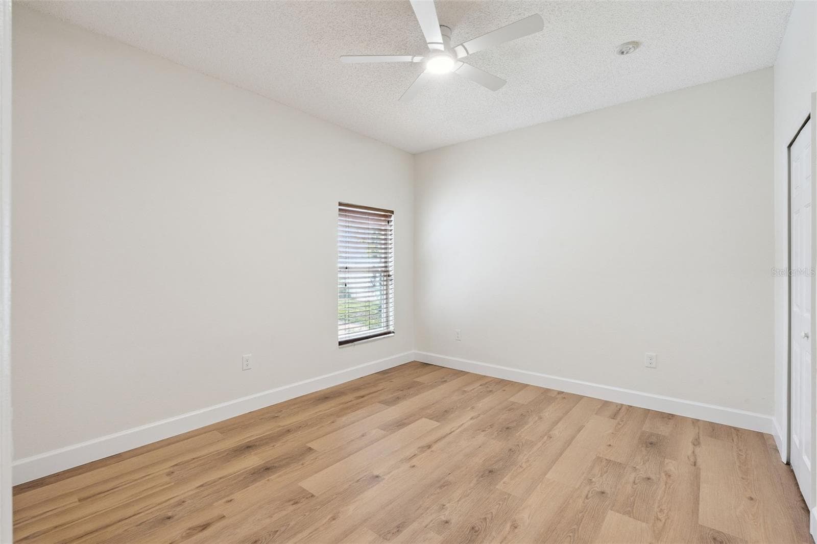 Single Family Residence at 406 BRIDGEWATER CT, KISSIMMEE, photo 26 of 36