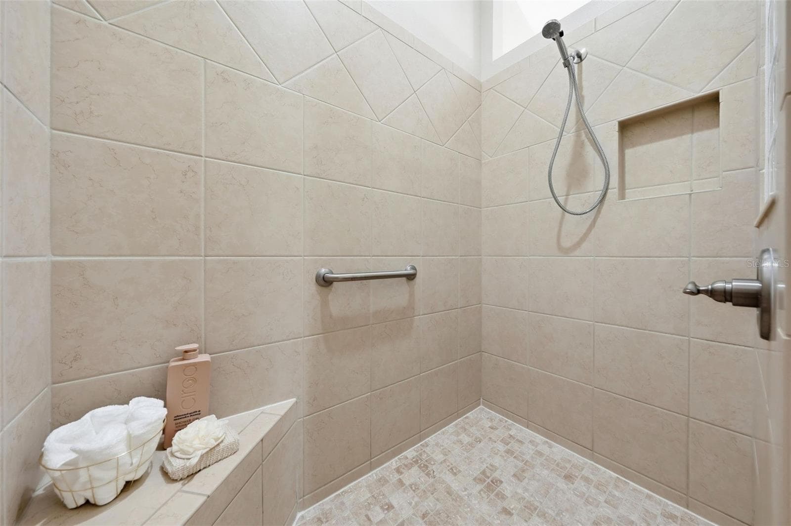 Single Family Residence at 1385 HACKBERRY PL, THE VILLAGES, photo 19 of 42