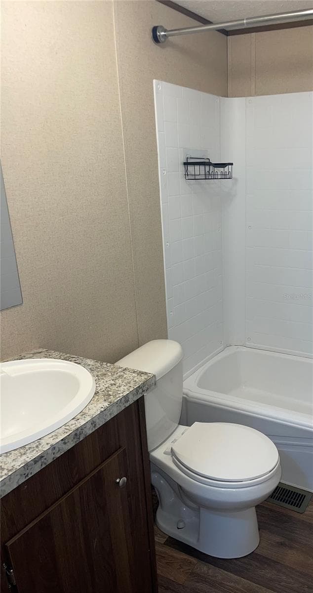 Main bath - 7231 NW 28TH LN, CHIEFLAND