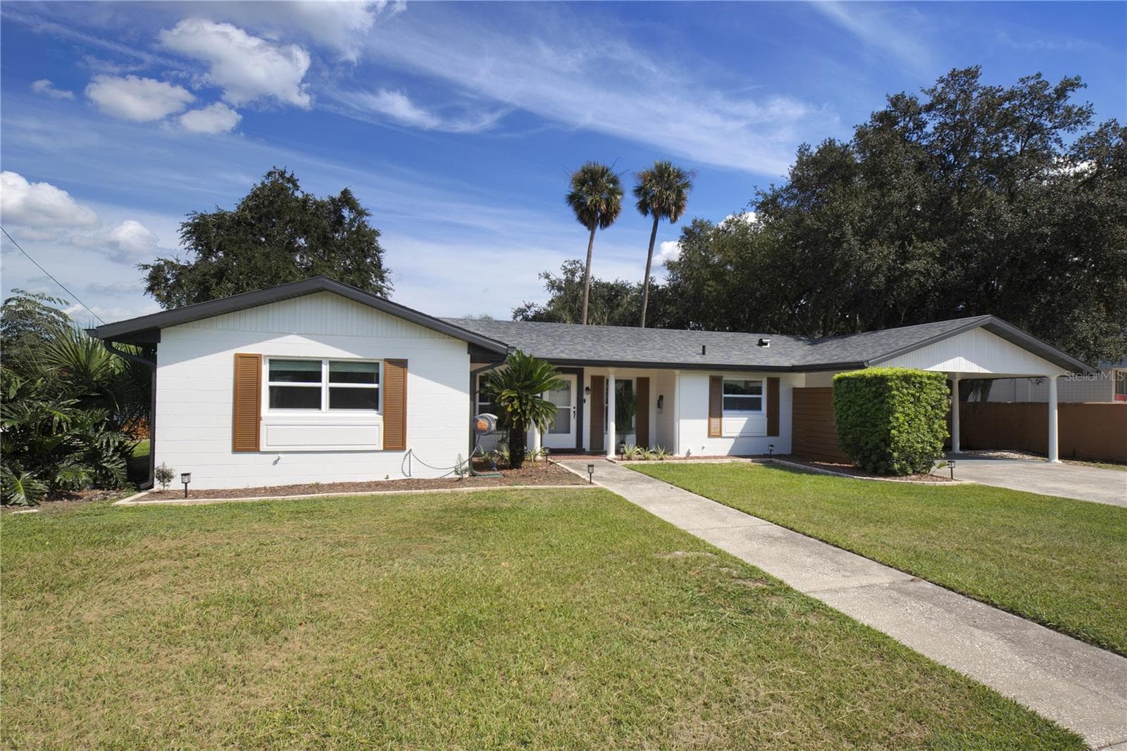 Single Family Residence at 920 ORANGE AVE, TAVARES, photo 2 of 49
