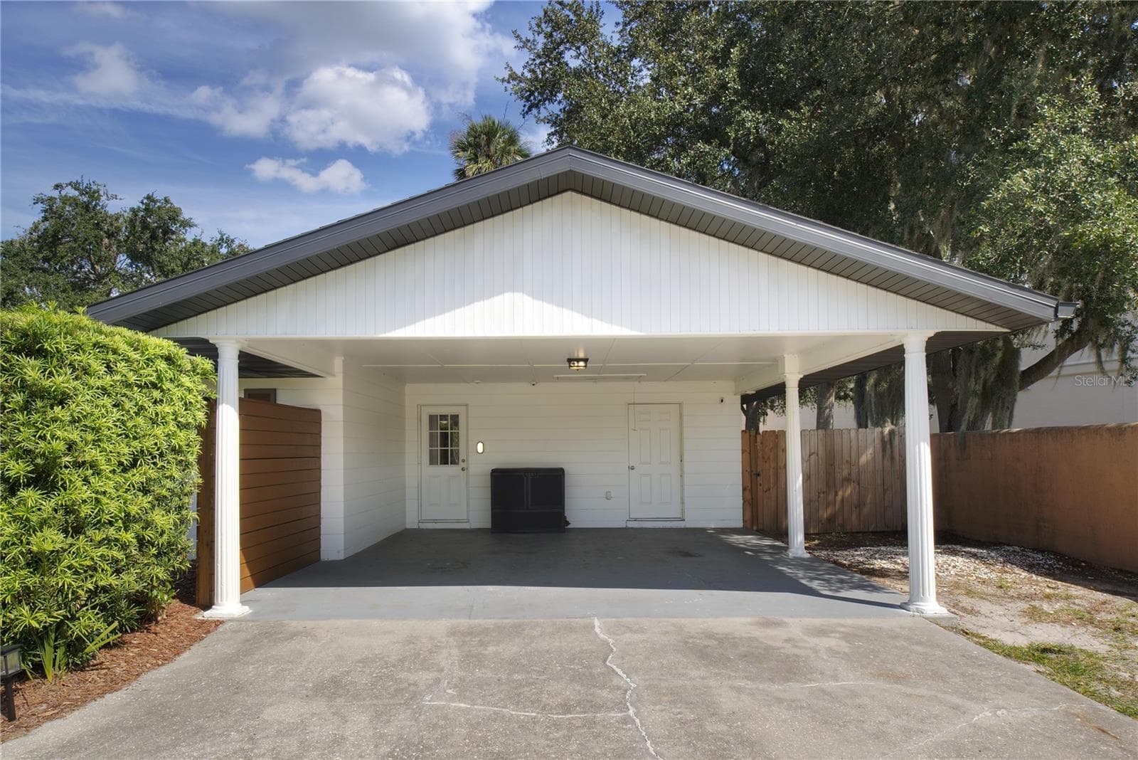 Single Family Residence at 920 ORANGE AVE, TAVARES, photo 4 of 49