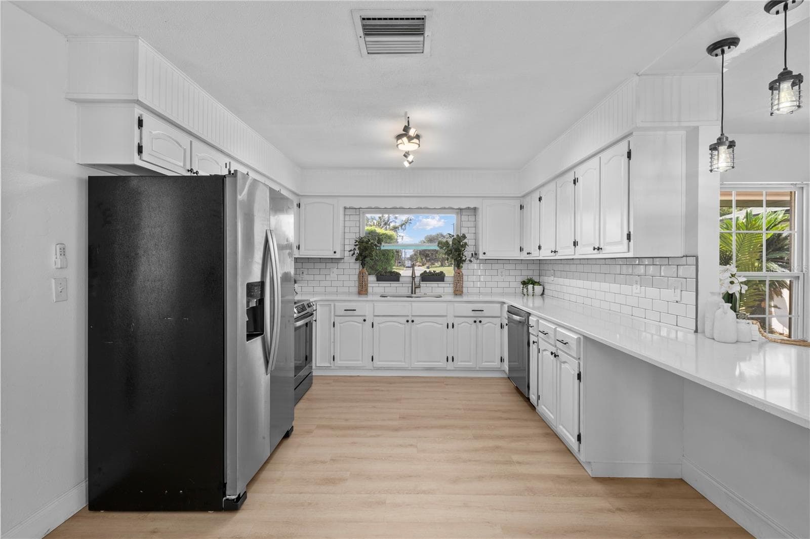 Single Family Residence at 920 ORANGE AVE, TAVARES, photo 15 of 49