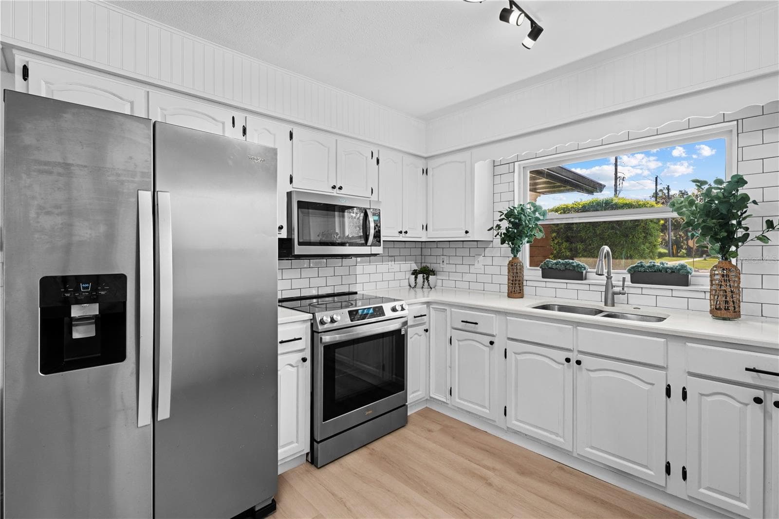 Single Family Residence at 920 ORANGE AVE, TAVARES, photo 17 of 49