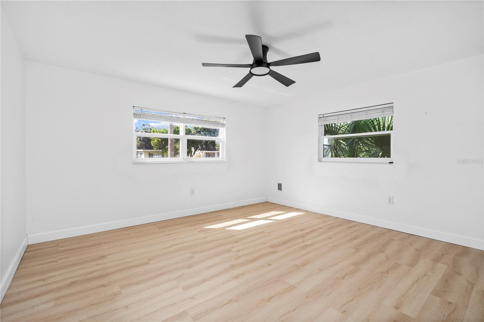 Single Family Residence at 920 ORANGE AVE, TAVARES, photo 18 of 49